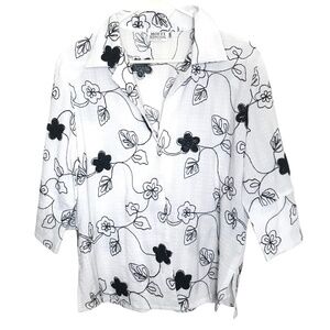 Moffi White Black Floral 3/4 Sleeve Textured Blouse – Size L